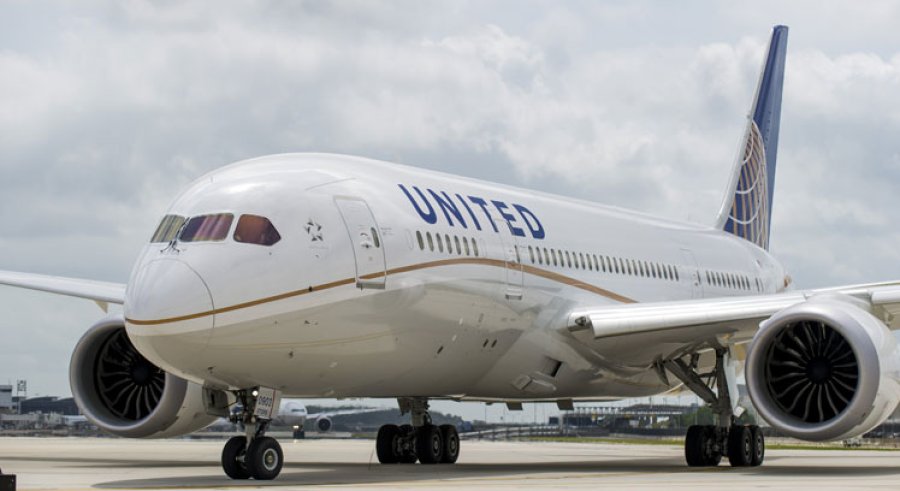 United Airlines estrena uniformes