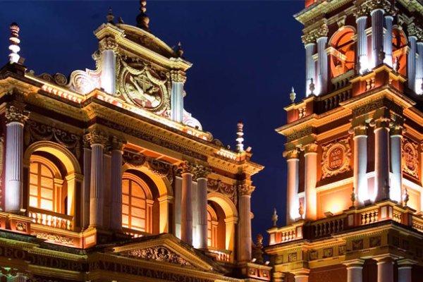 INTENSO MOVIMIENTO TURÍSTICO EN SALTA | Turismocero