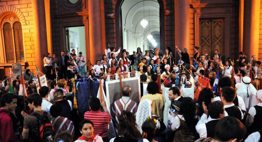 Noche de las Colectividades