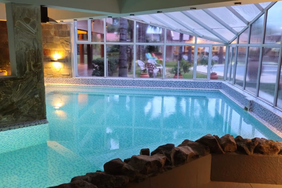 La piscina climatizada del hotel Mistolar, es uno